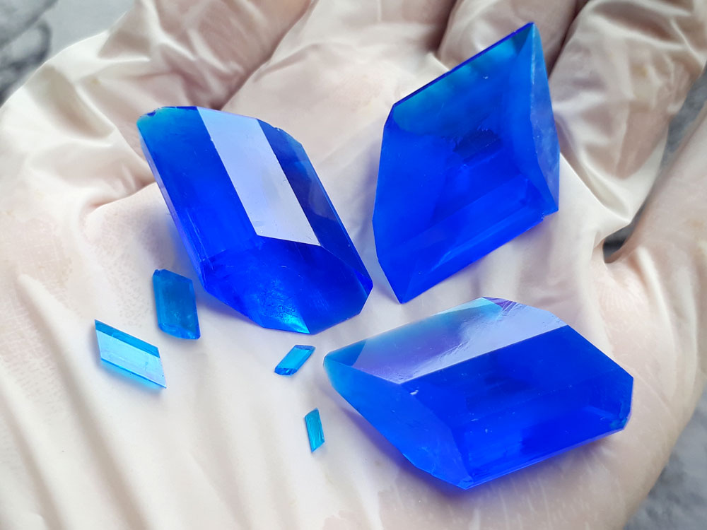 Large, beautiful single crystals of copper sulfate